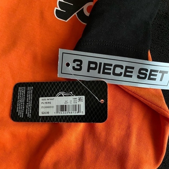 RELIST AS A BUNDLE 3/$15 NHL Licensed Philadelphia Flyers Onesies, Hockey Rookie - Picture 6 of 8